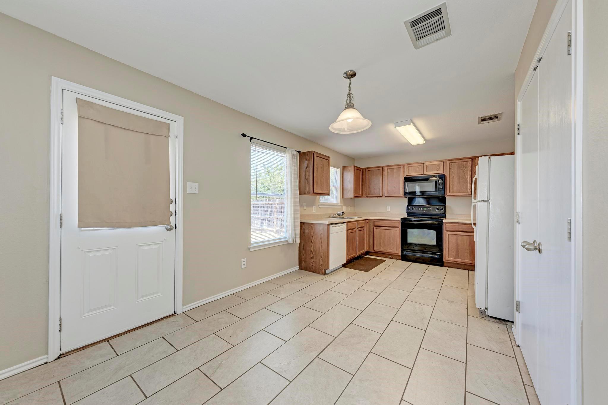 289 Drystone Trl Property Photo 13