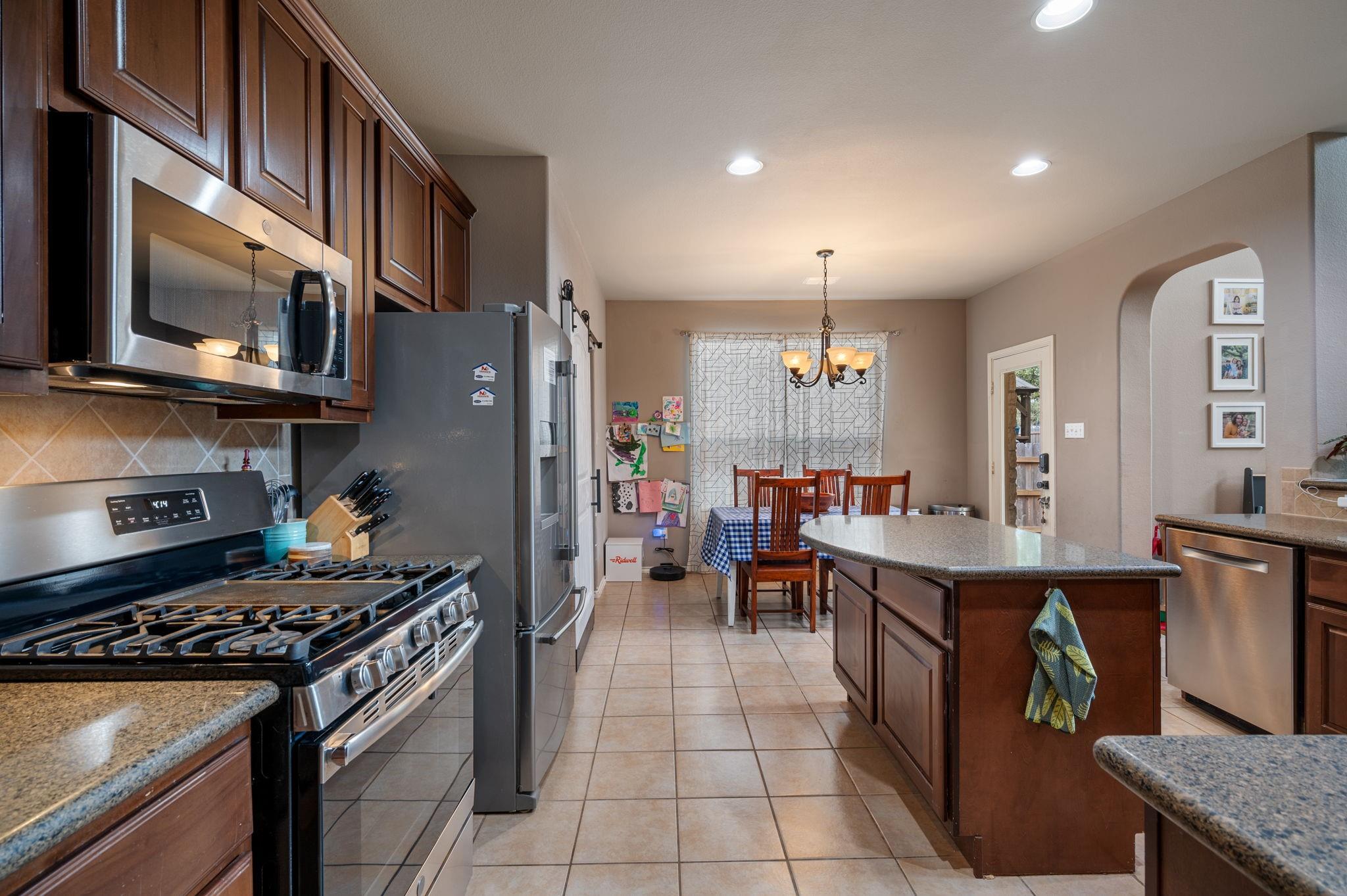 605 Hickory Run Dr Property Photo 6