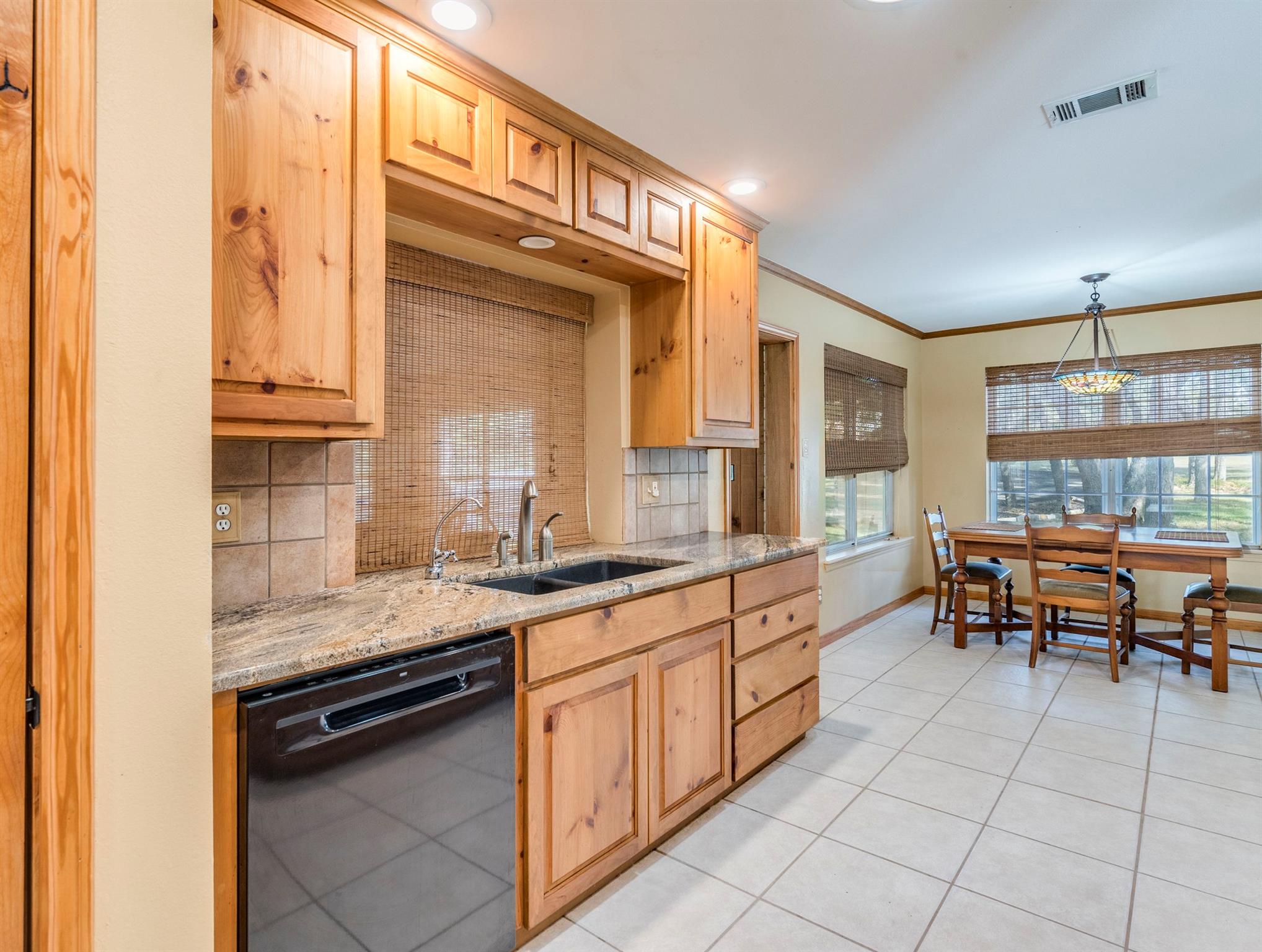 16019 Arbor Trl Property Photo 9