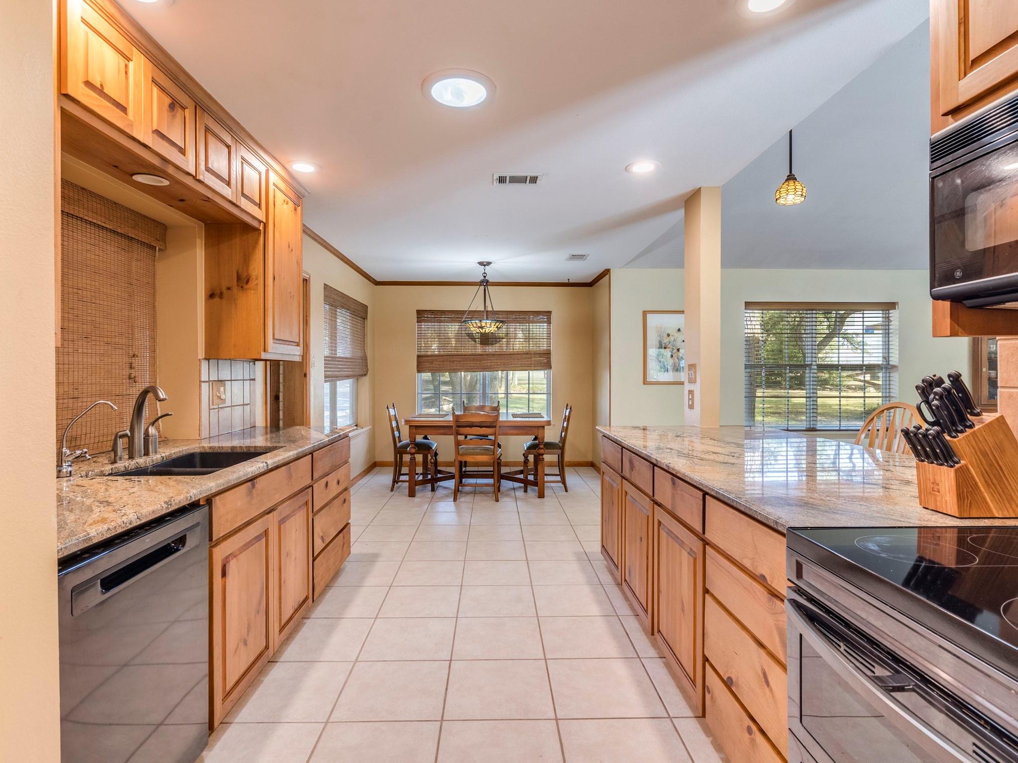 16019 Arbor Trl Property Photo 10