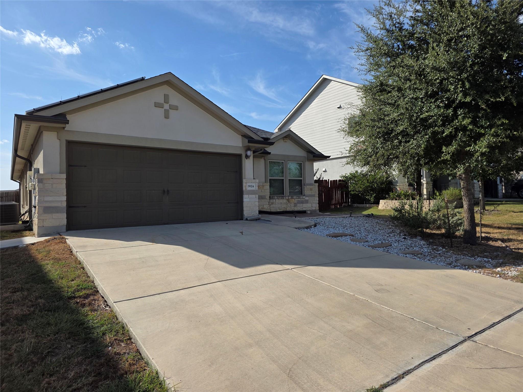 19024 Kimberlite Dr Property Photo 1