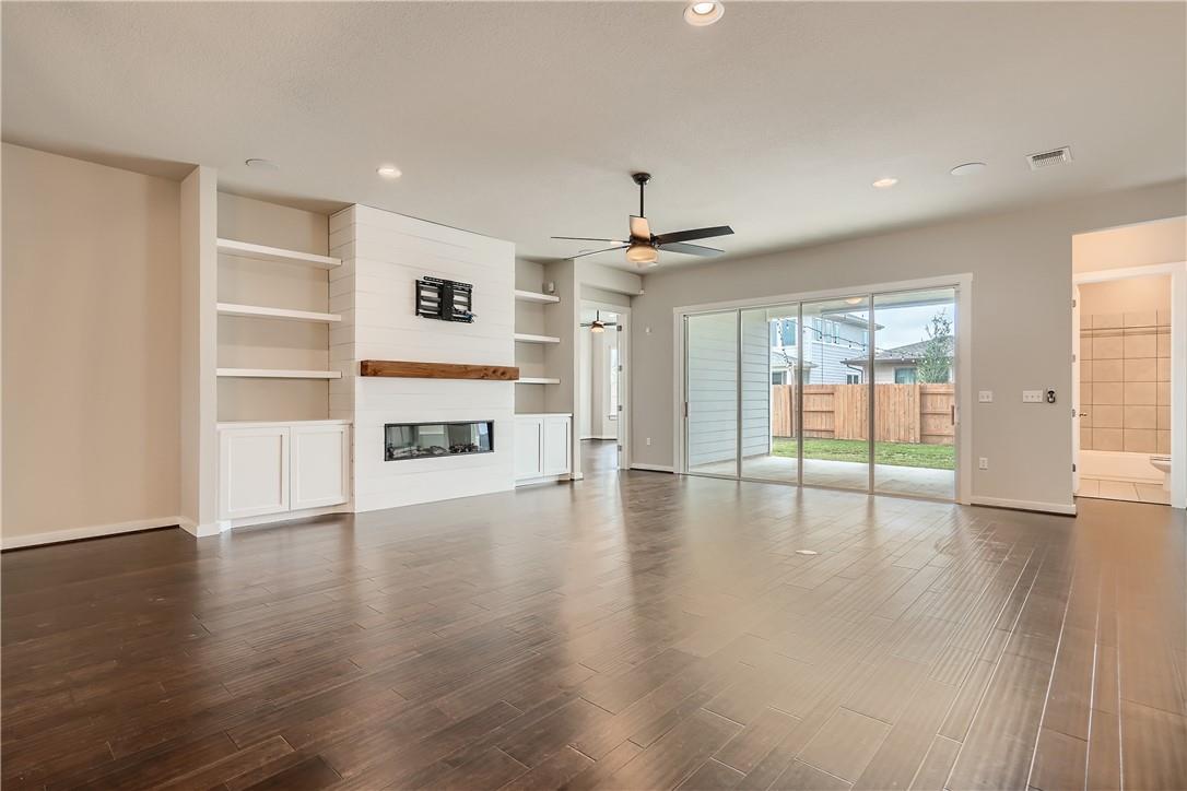 8304 Petronas Pass Property Photo 4