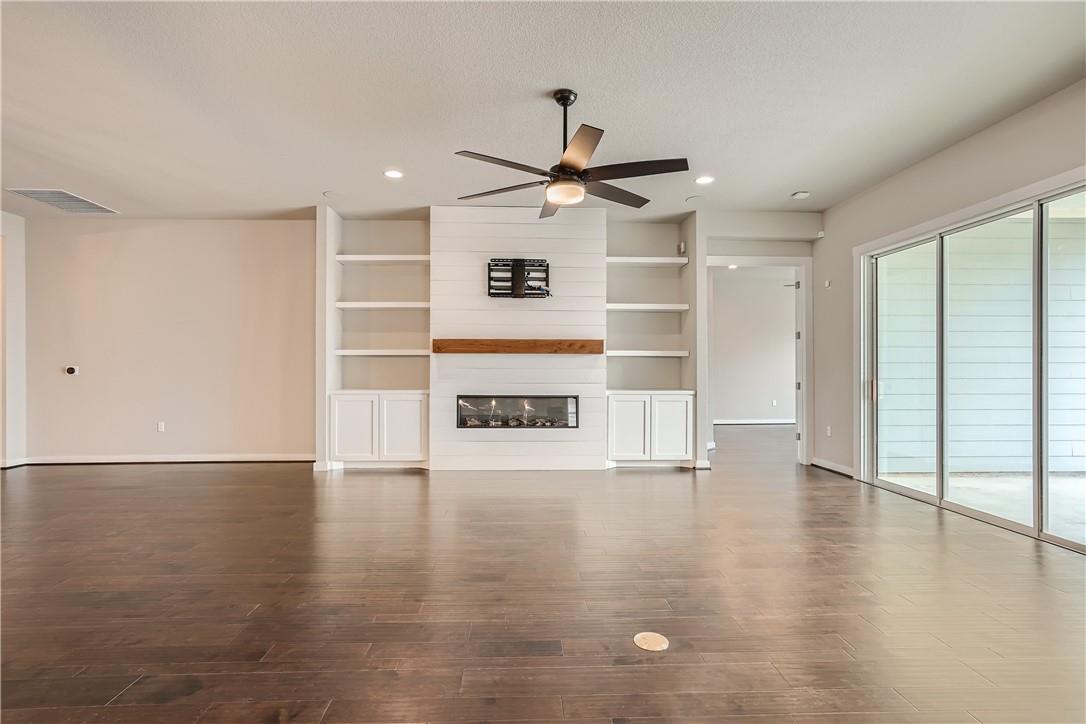 8304 Petronas Pass Property Photo 5
