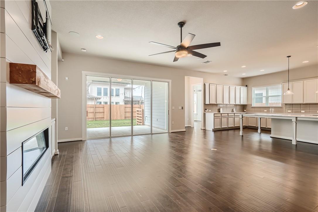 8304 Petronas Pass Property Photo 6