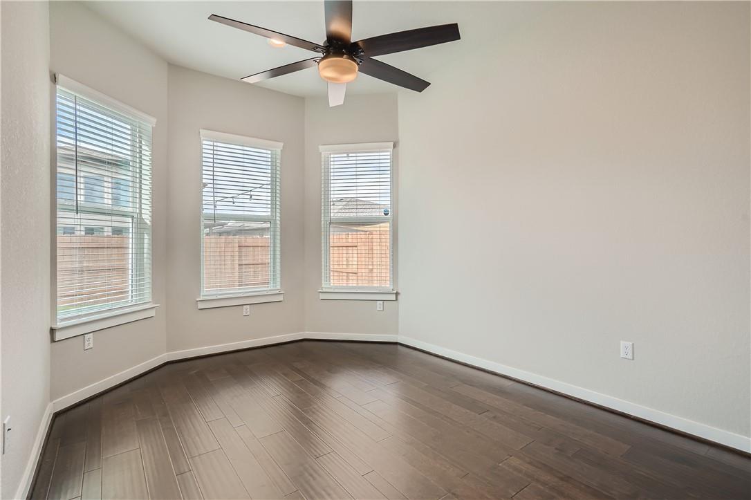 8304 Petronas Pass Property Photo 19