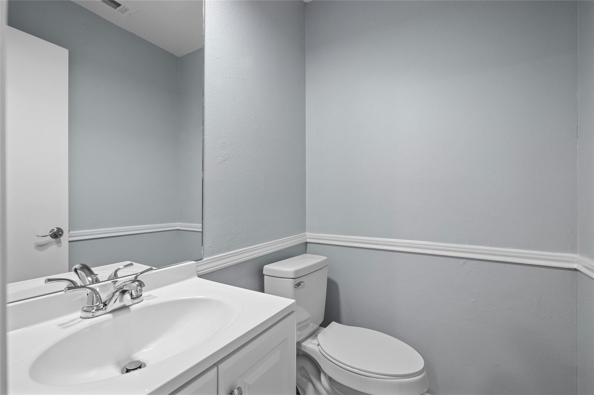 512 Eberhart Ln 303 Property Photo 12