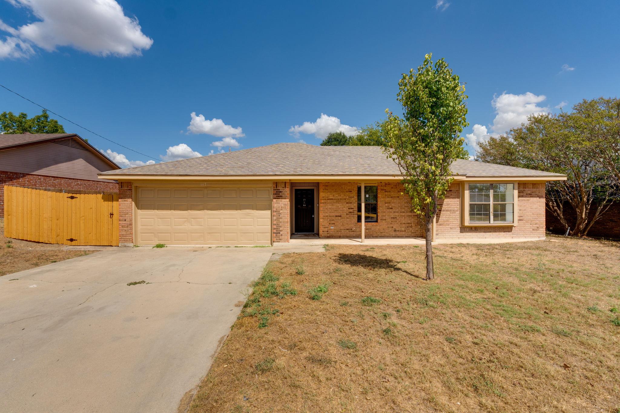 117 E Blancas Dr Property Photo 1