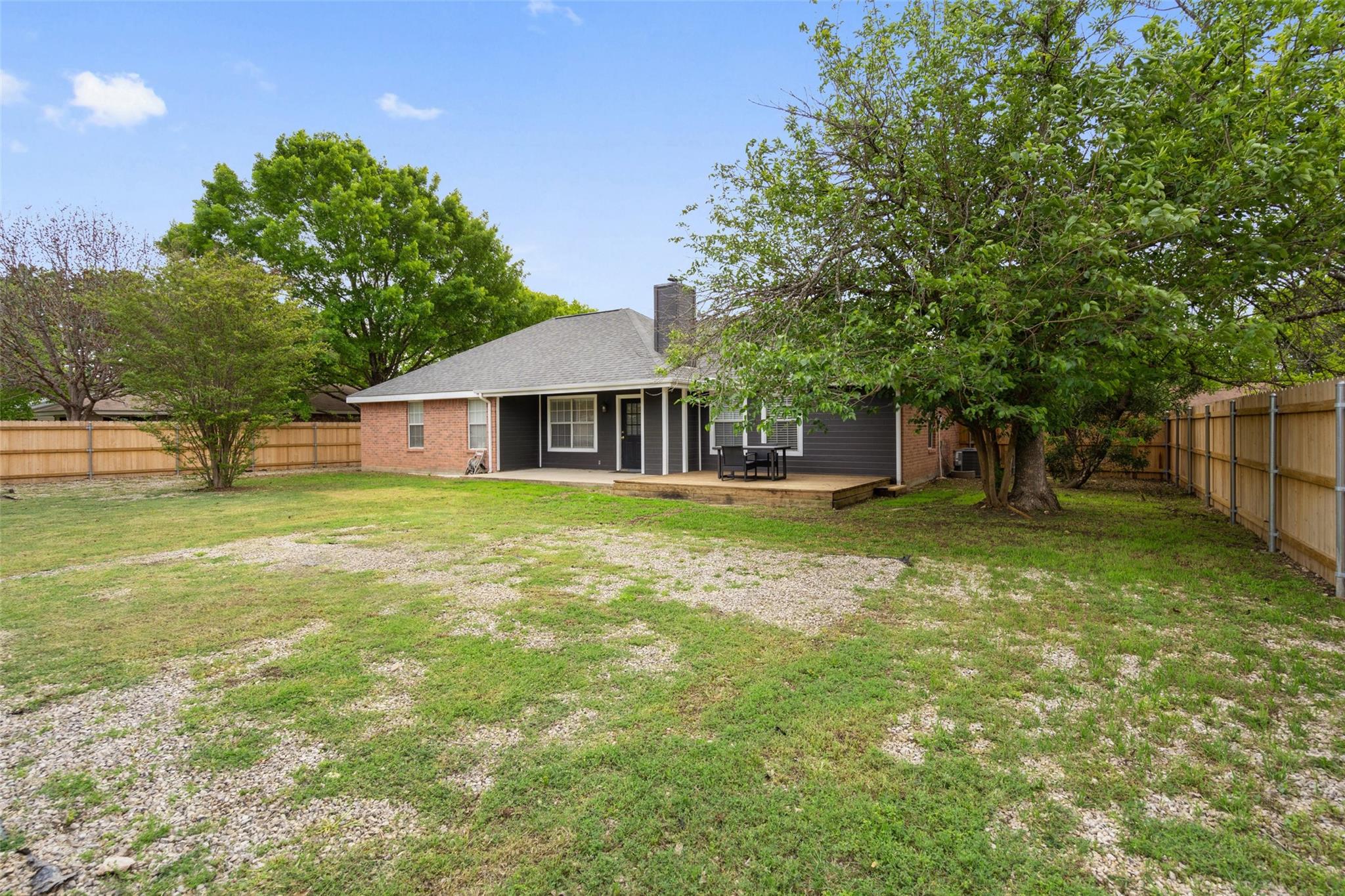 1319 Summerwood Dr Property Photo 24