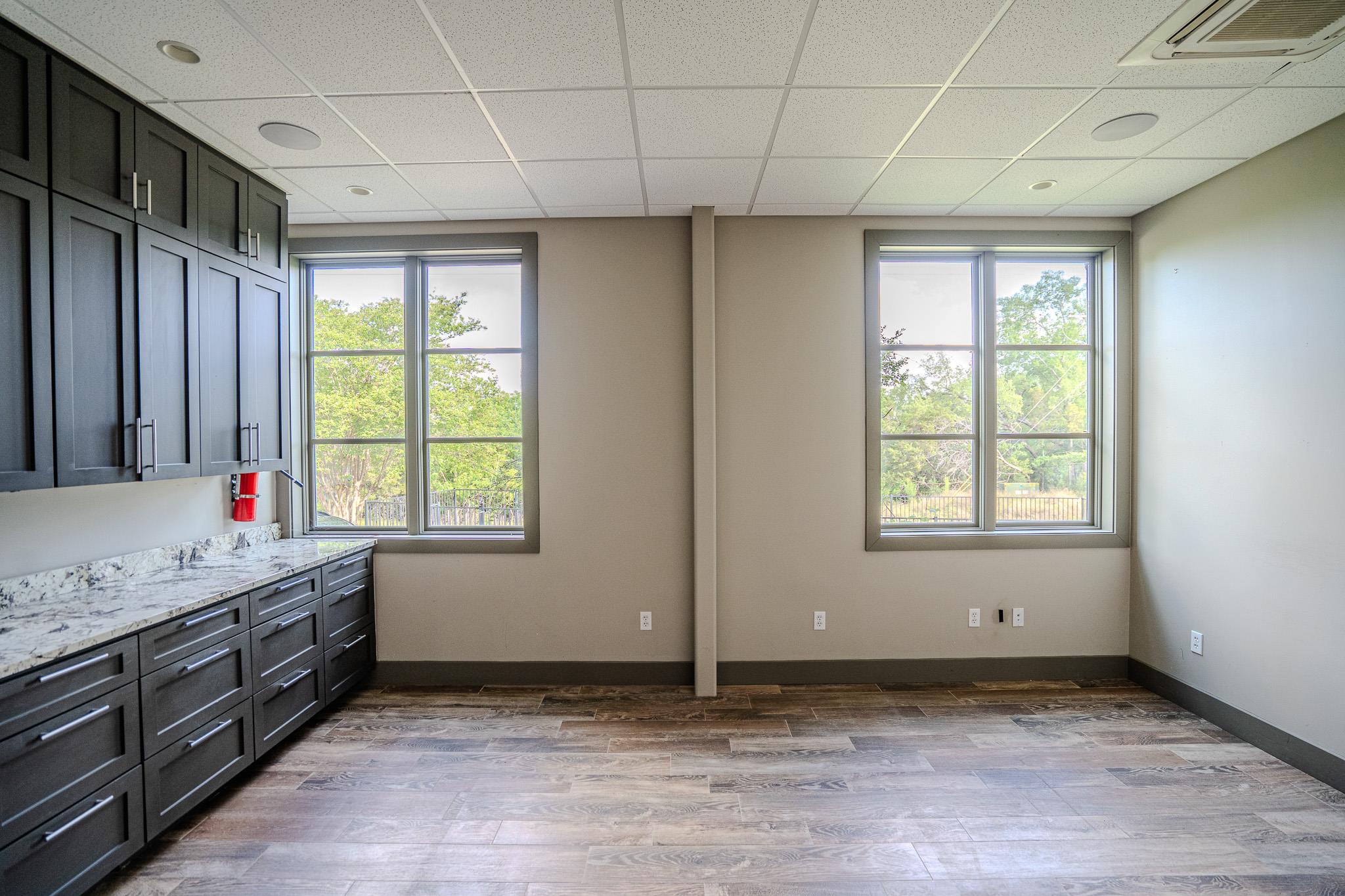 2220 Lakeway Blvd #120 Property Photo 3