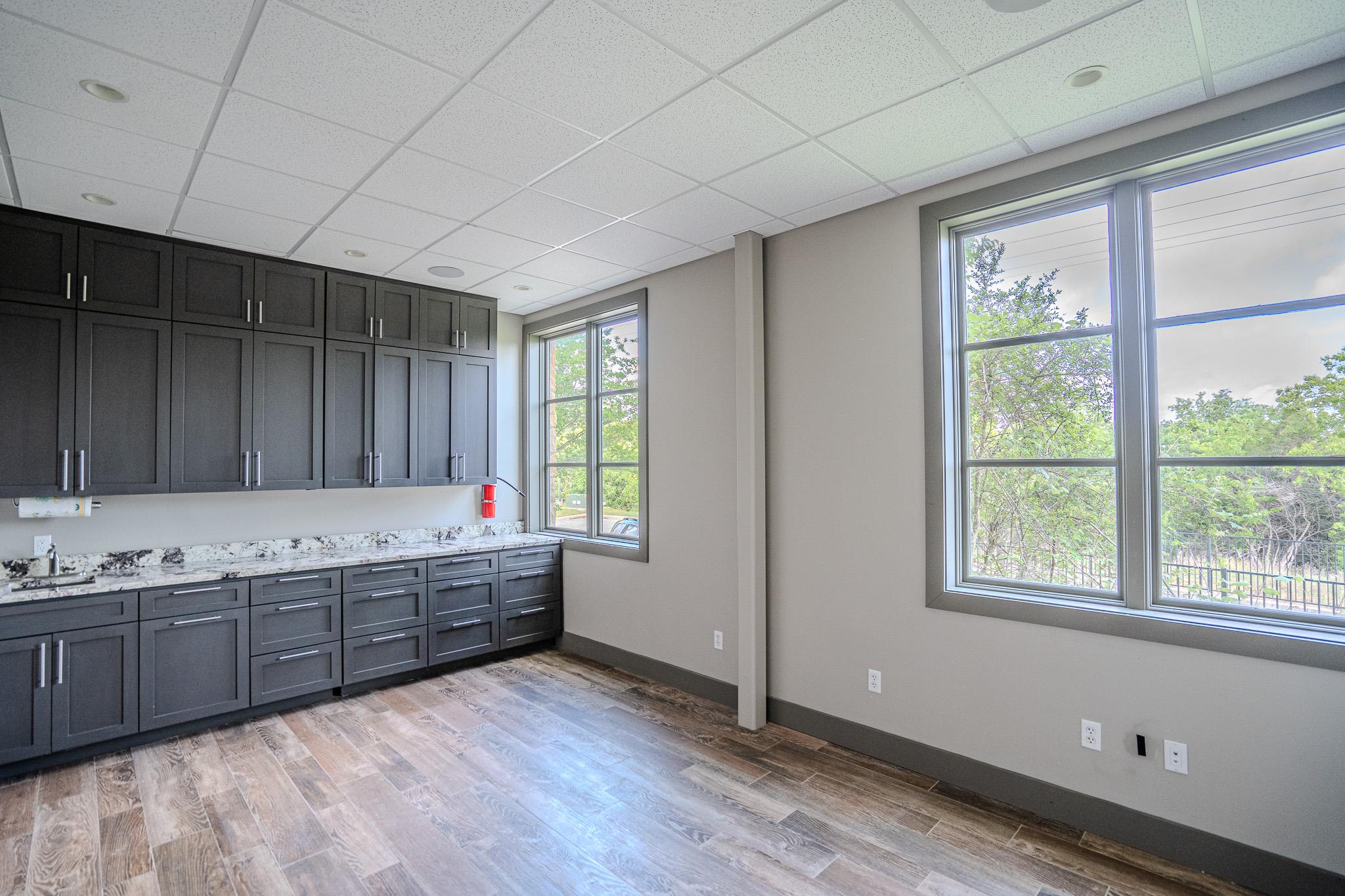 2220 Lakeway Blvd #120 Property Photo 4