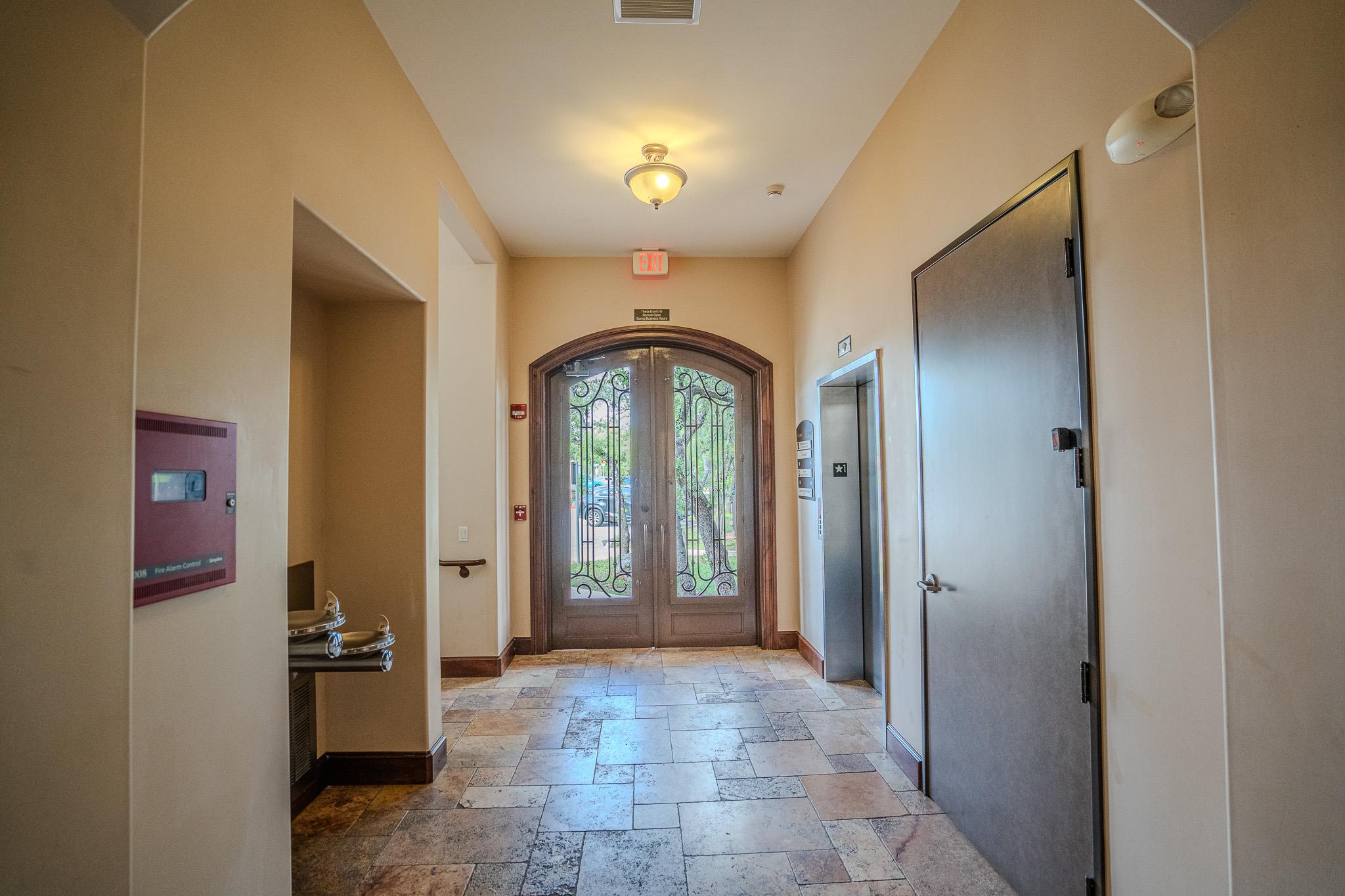2220 Lakeway Blvd #120 Property Photo 8
