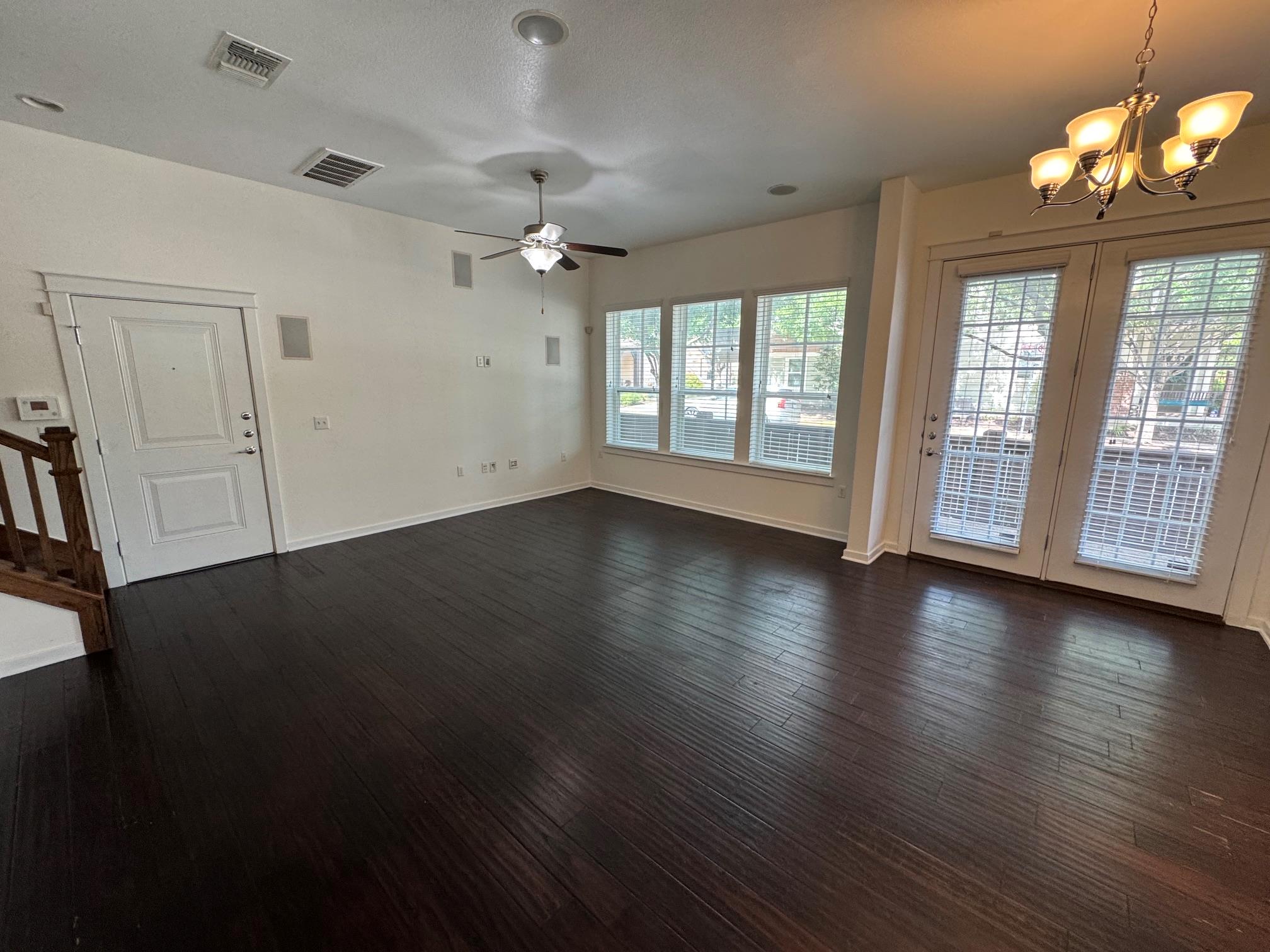2033 Philomena St Property Photo 5