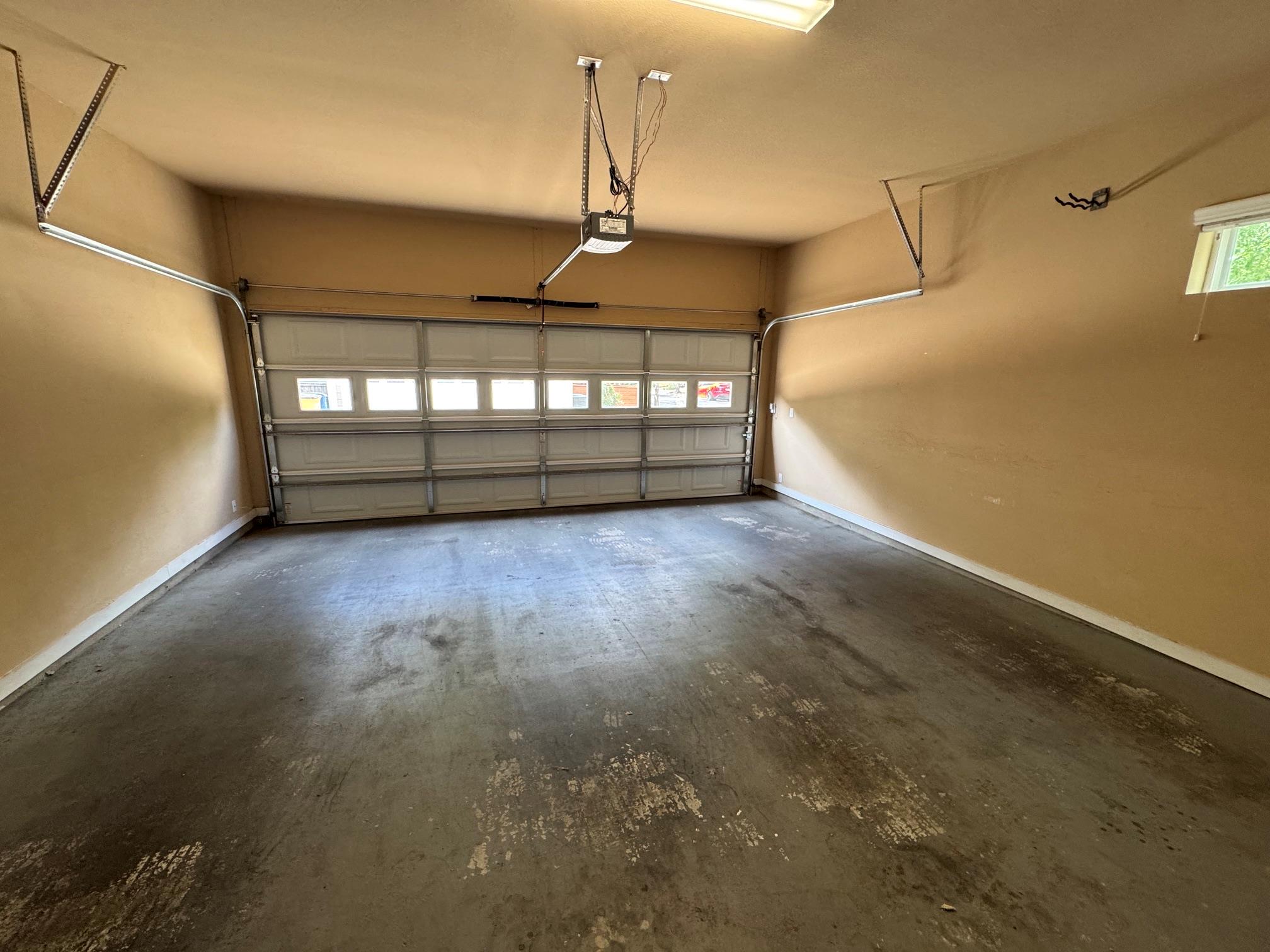2033 Philomena St Property Photo 22