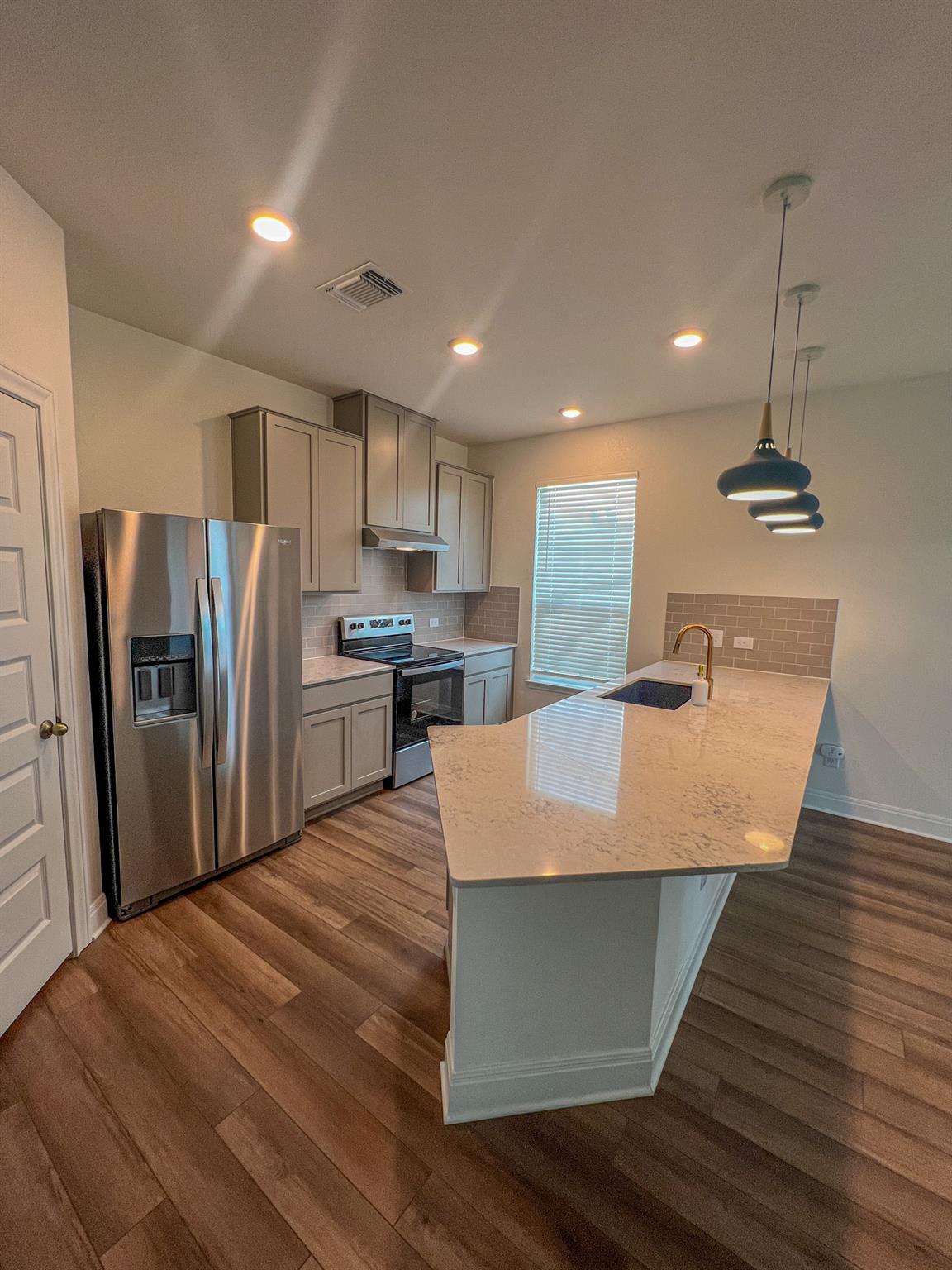 512 Barbary Coast Ln Property Photo 6