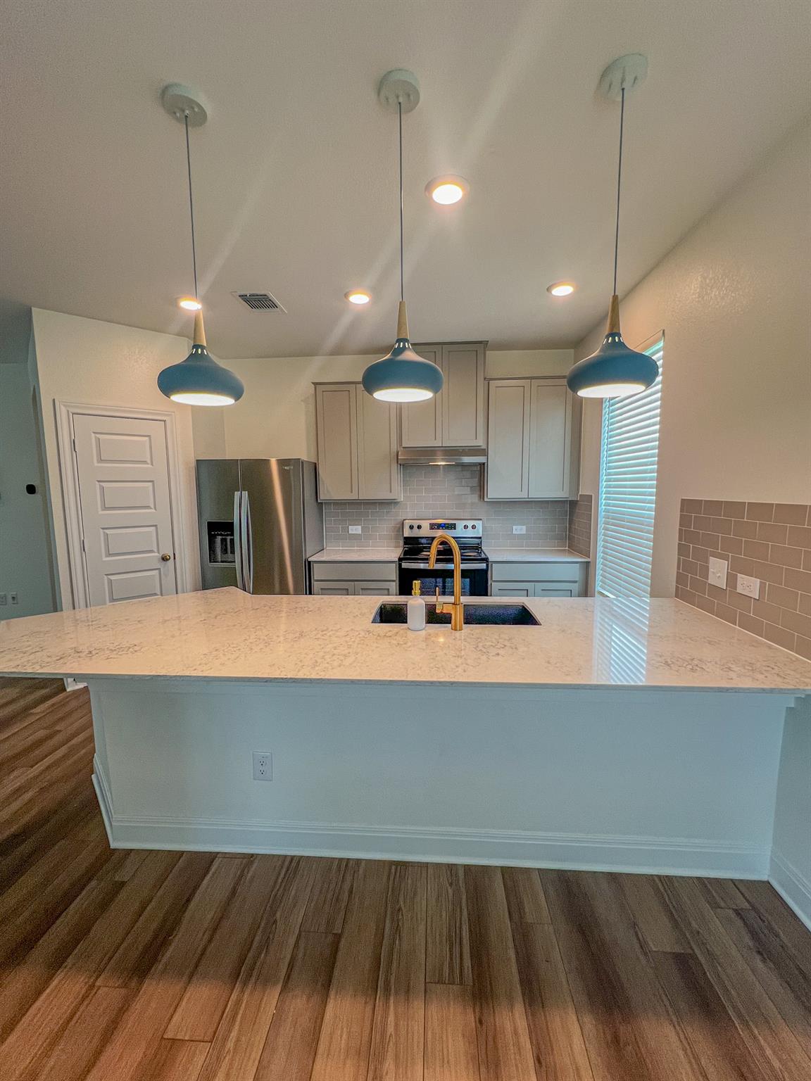 512 Barbary Coast Ln Property Photo 7