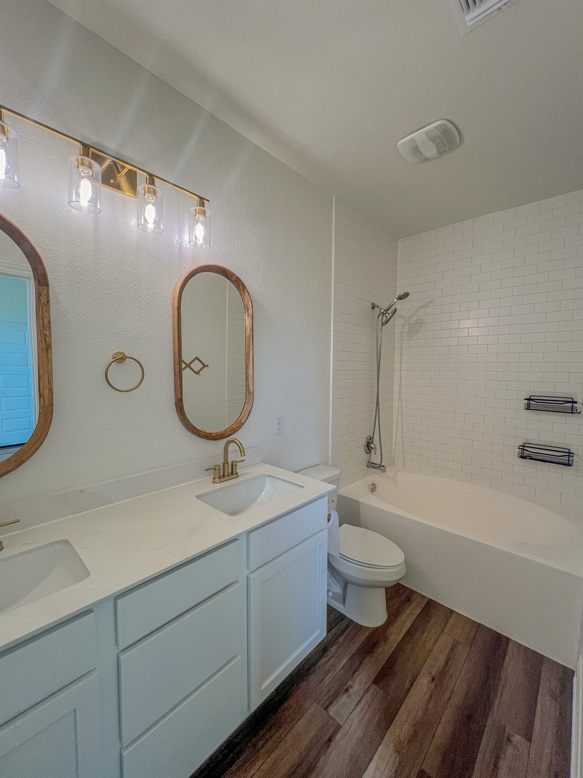 512 Barbary Coast Ln Property Photo 13