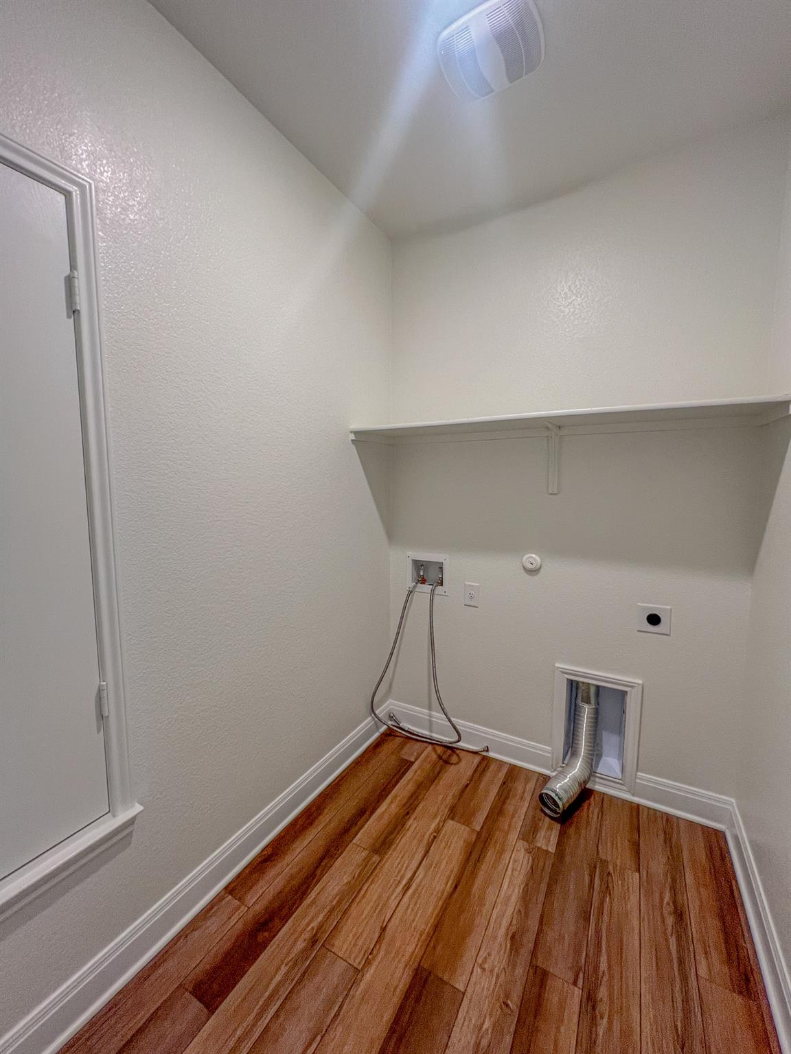 512 Barbary Coast Ln Property Photo 15