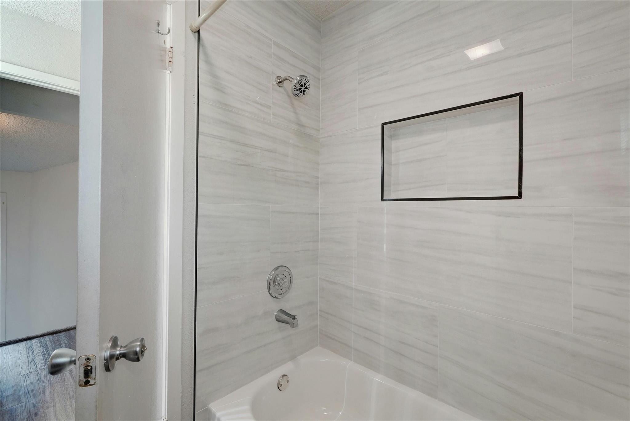 11406 Ptarmigan Dr #b Property Photo 4