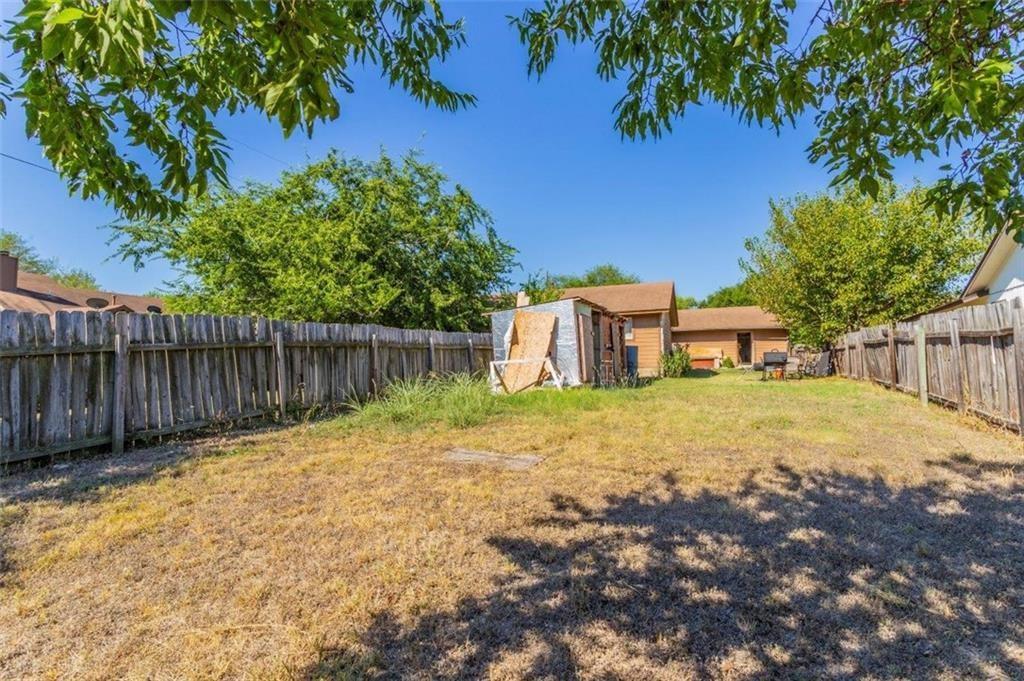 2104 Old West Pl Property Photo 3