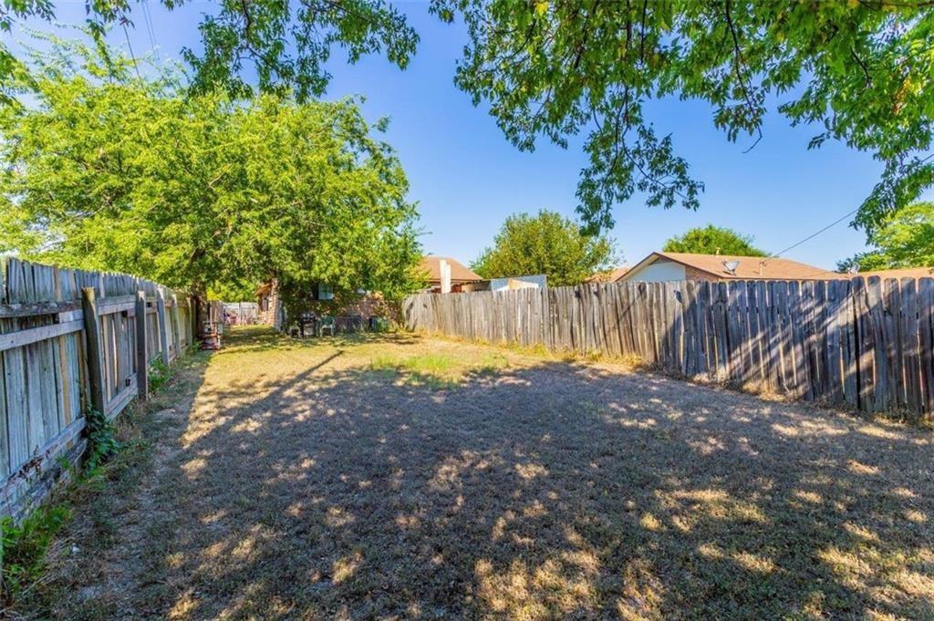 2104 Old West Pl Property Photo 4