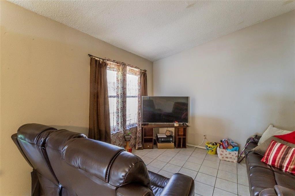 2104 Old West Pl Property Photo 17