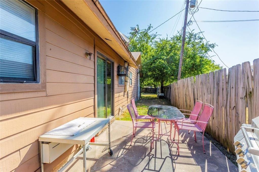 2104 Old West Pl Property Photo 18