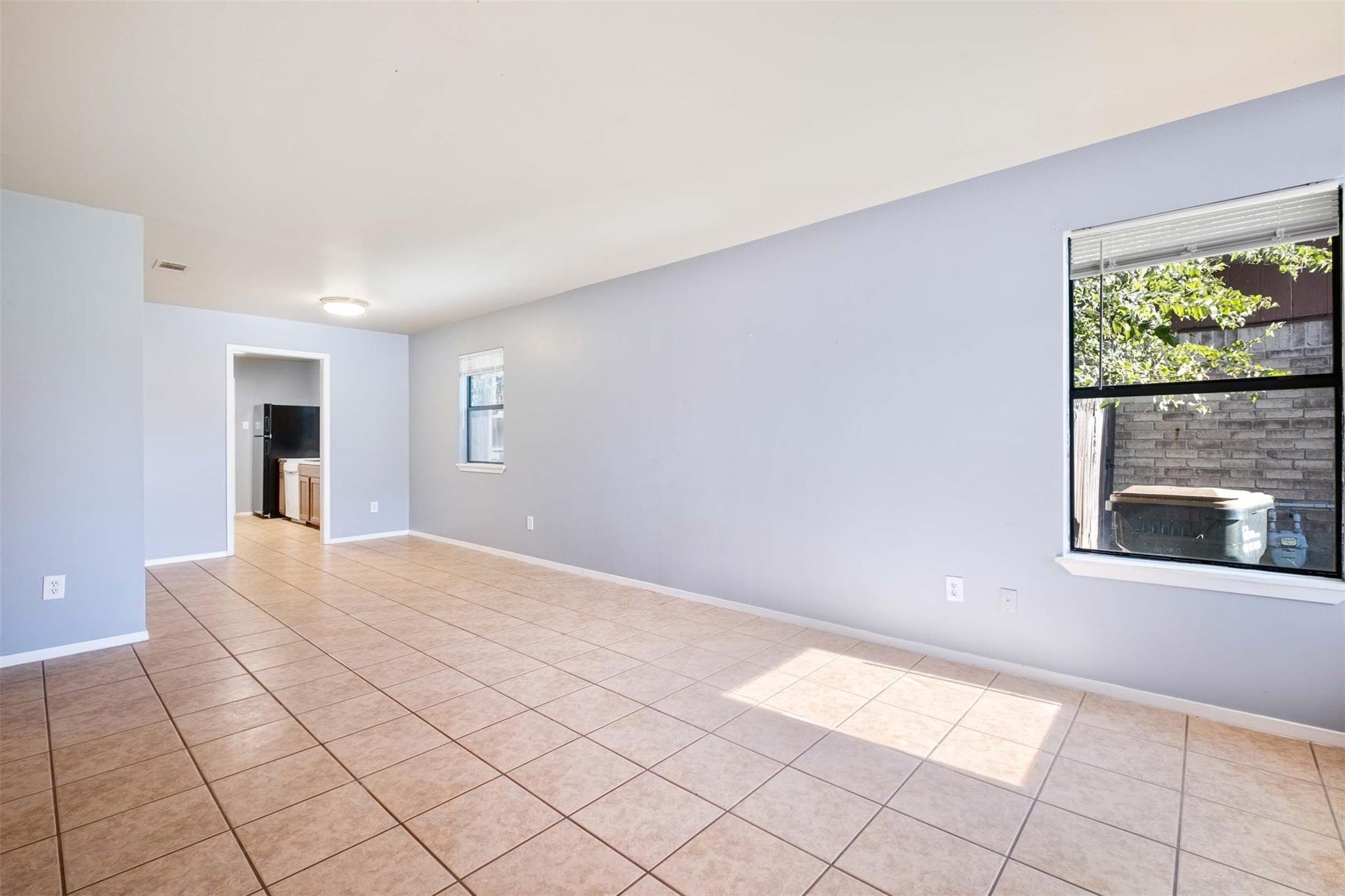 401 E Janis Dr B Property Photo 4