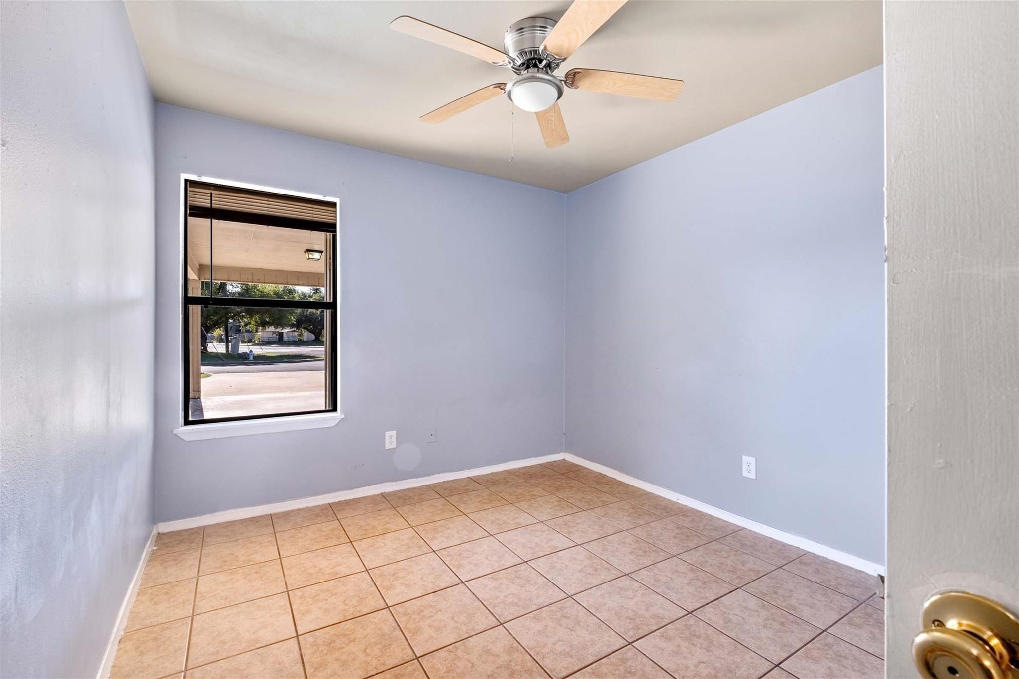 401 E Janis Dr B Property Photo 10