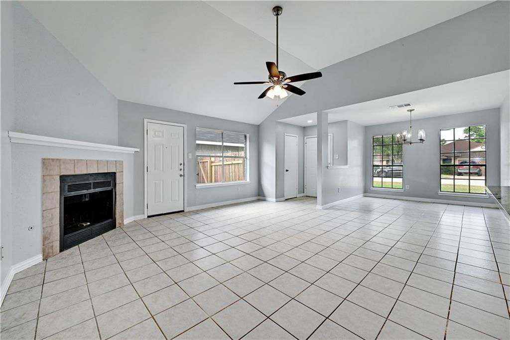 14304 Vandever St Property Photo 4