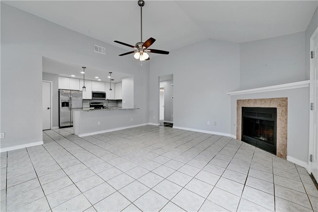 14304 Vandever St Property Photo 5