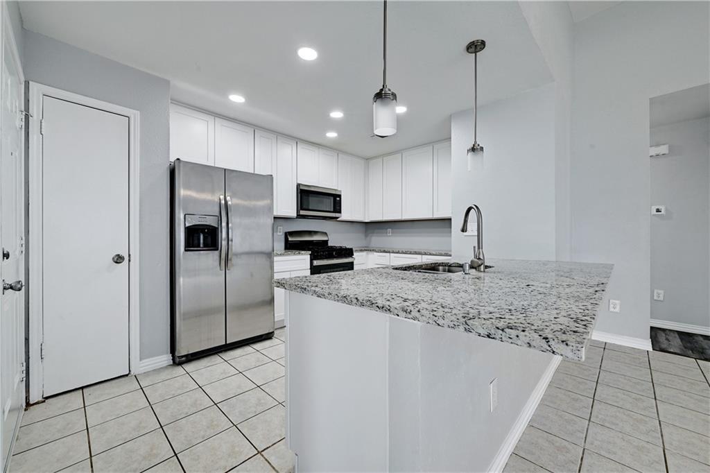 14304 Vandever St Property Photo 10