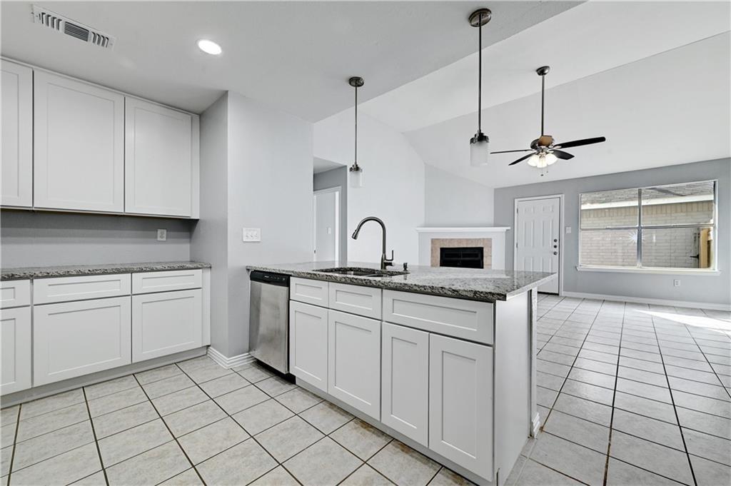 14304 Vandever St Property Photo 11