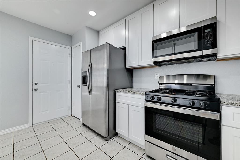14304 Vandever St Property Photo 12
