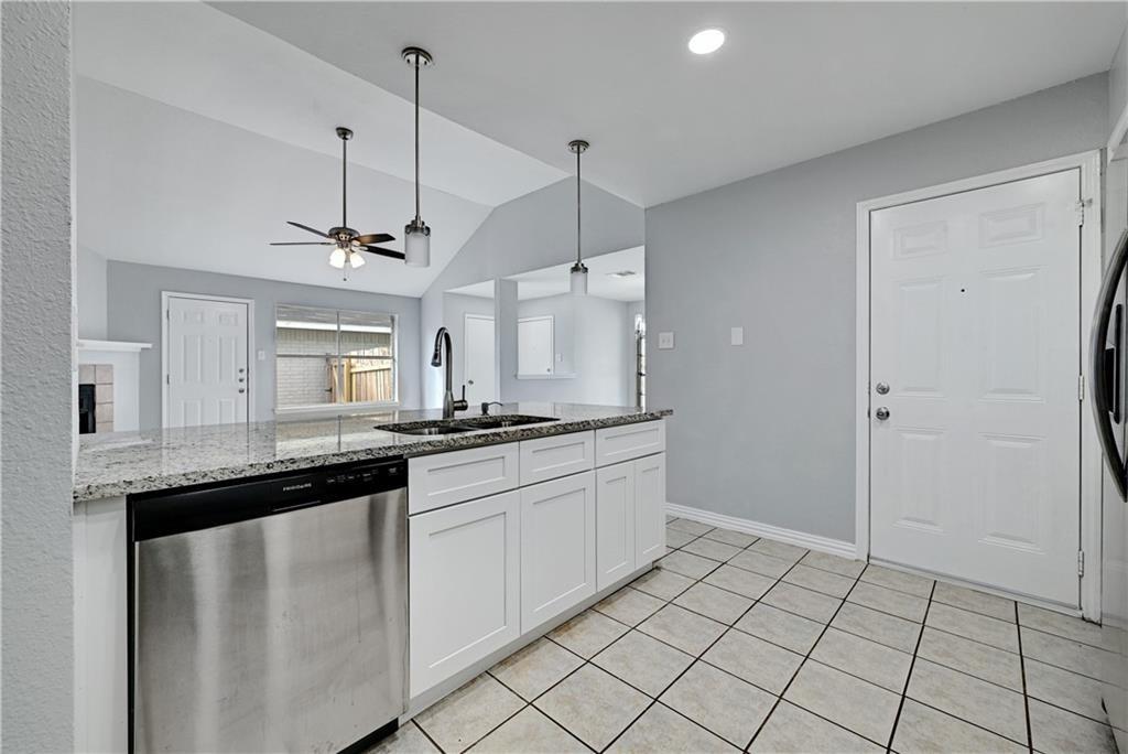14304 Vandever St Property Photo 13
