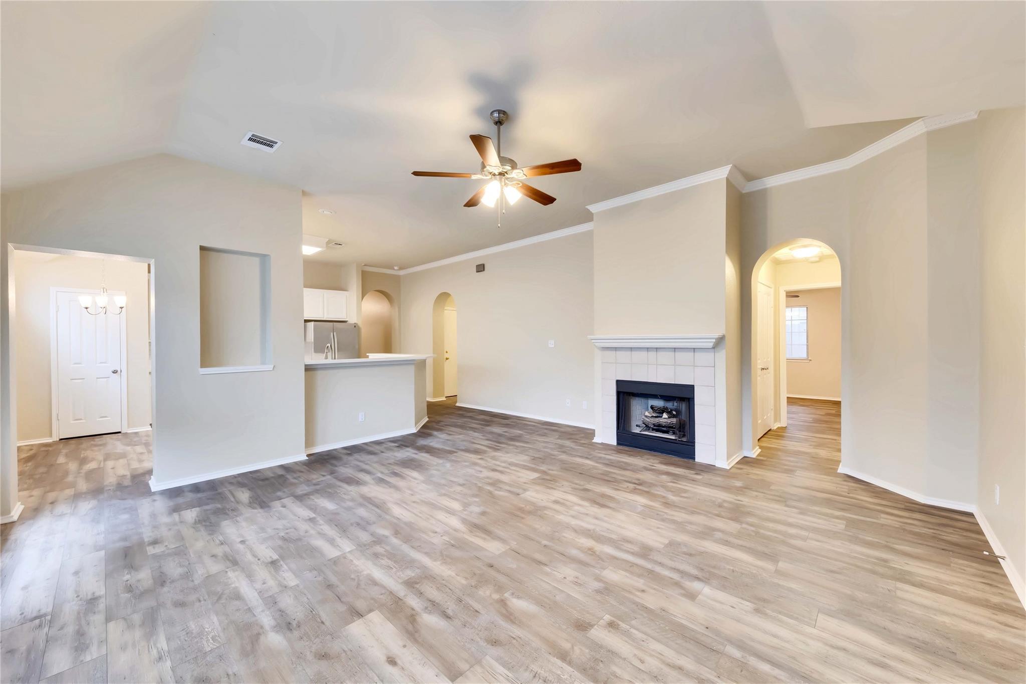 2204 Grove Dr Property Photo 8