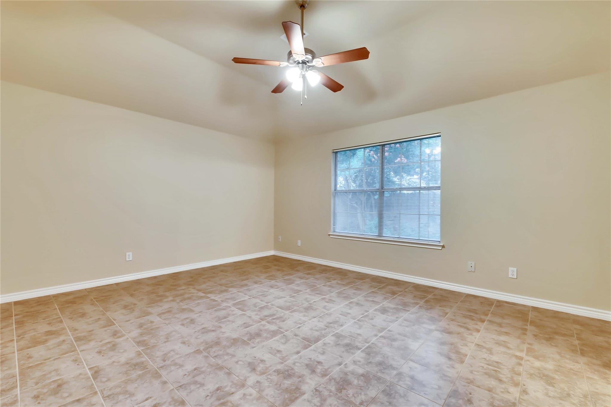 2204 Grove Dr Property Photo 12