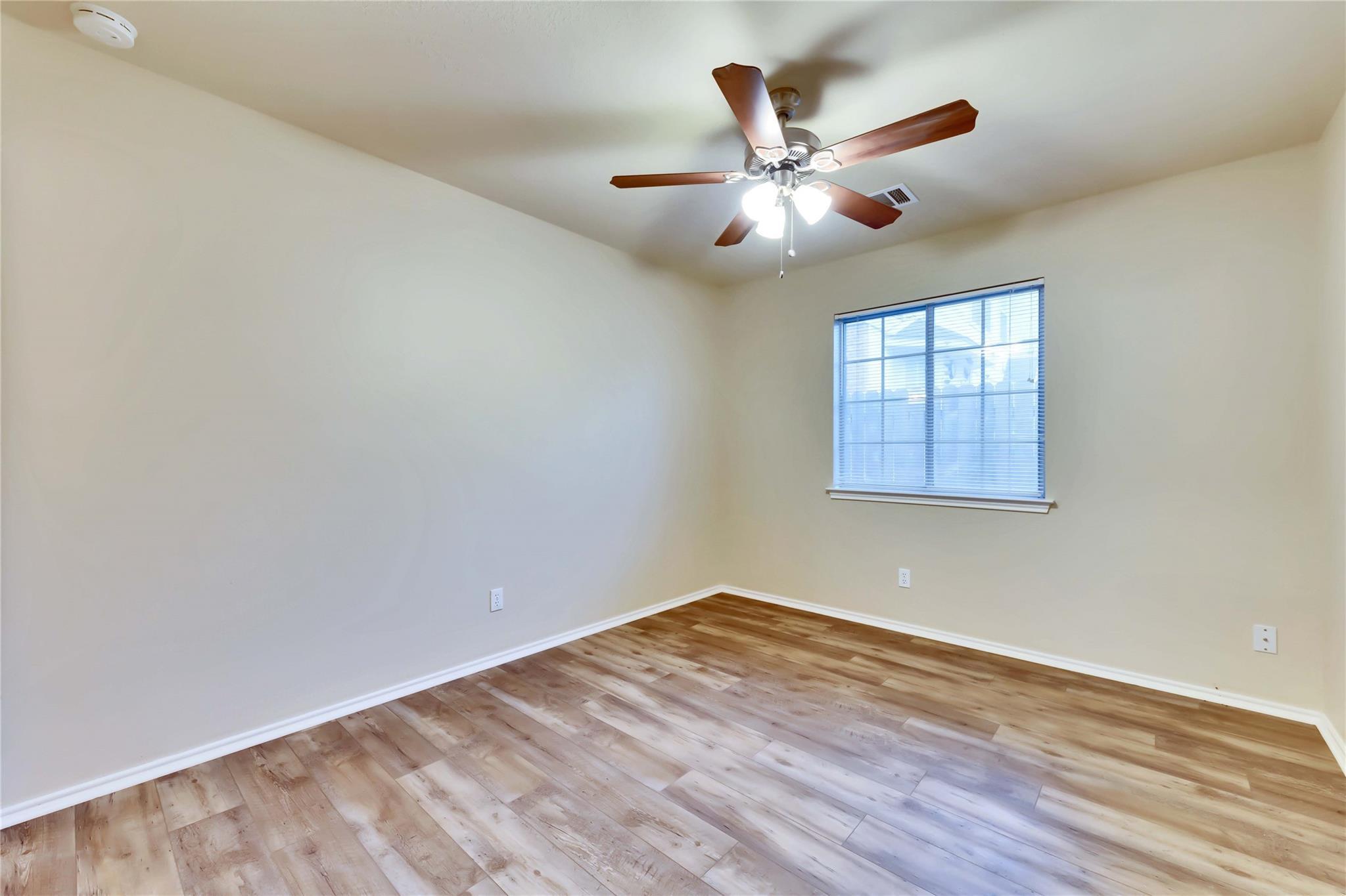 2204 Grove Dr Property Photo 14