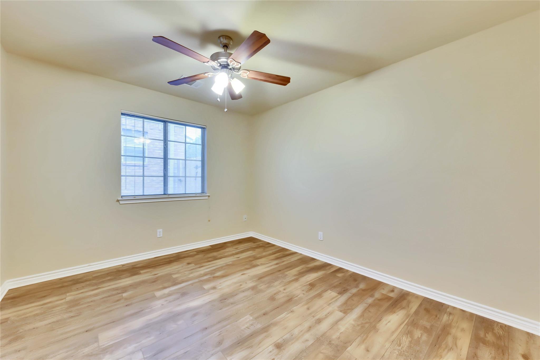2204 Grove Dr Property Photo 17