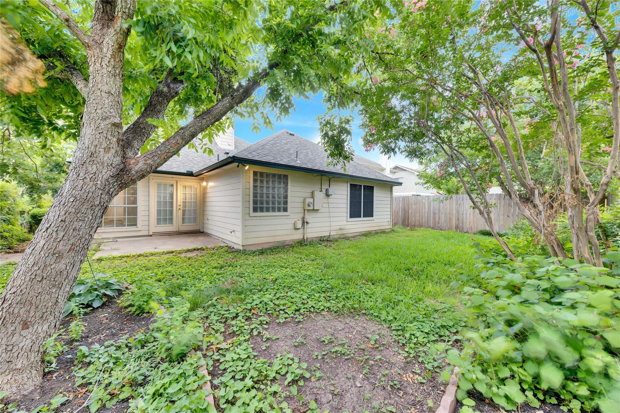 2204 Grove Dr Property Photo 18