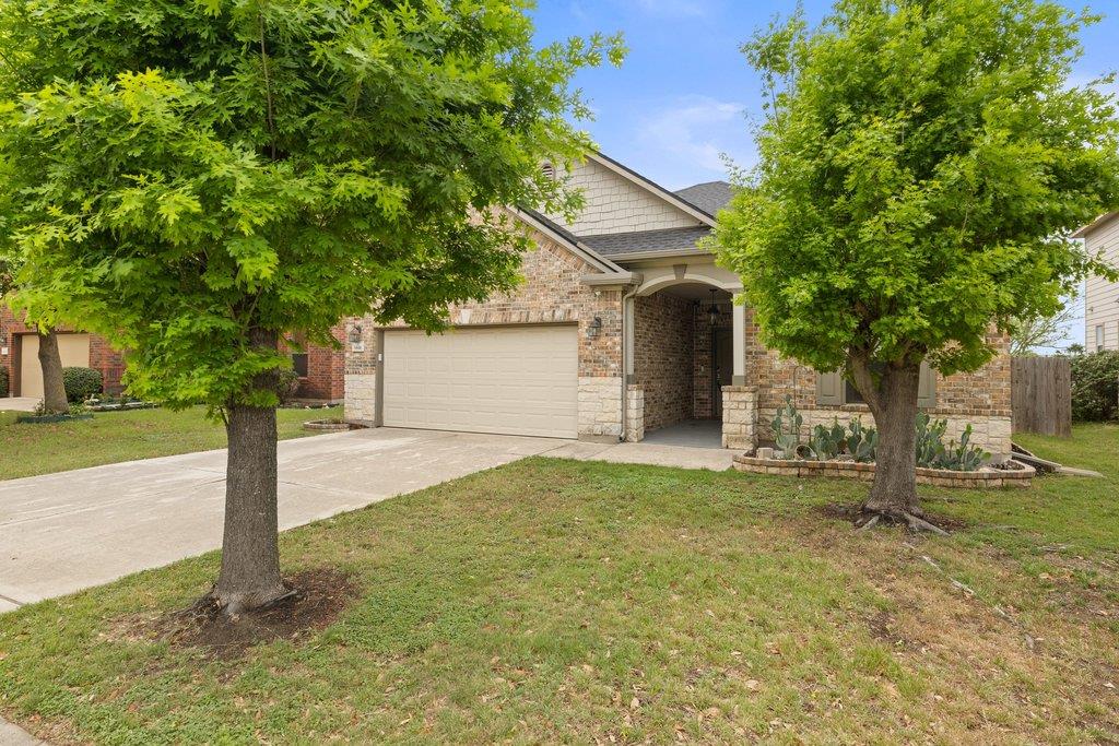 8616 Ipswich Bay Dr Property Photo 2