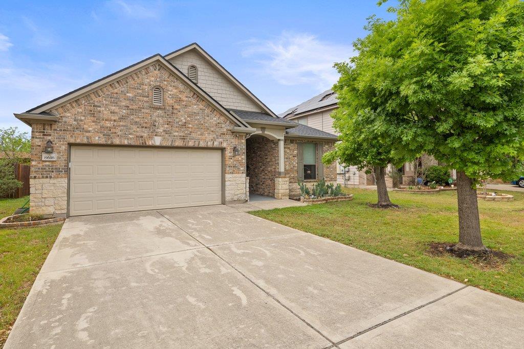 8616 Ipswich Bay Dr Property Photo 3