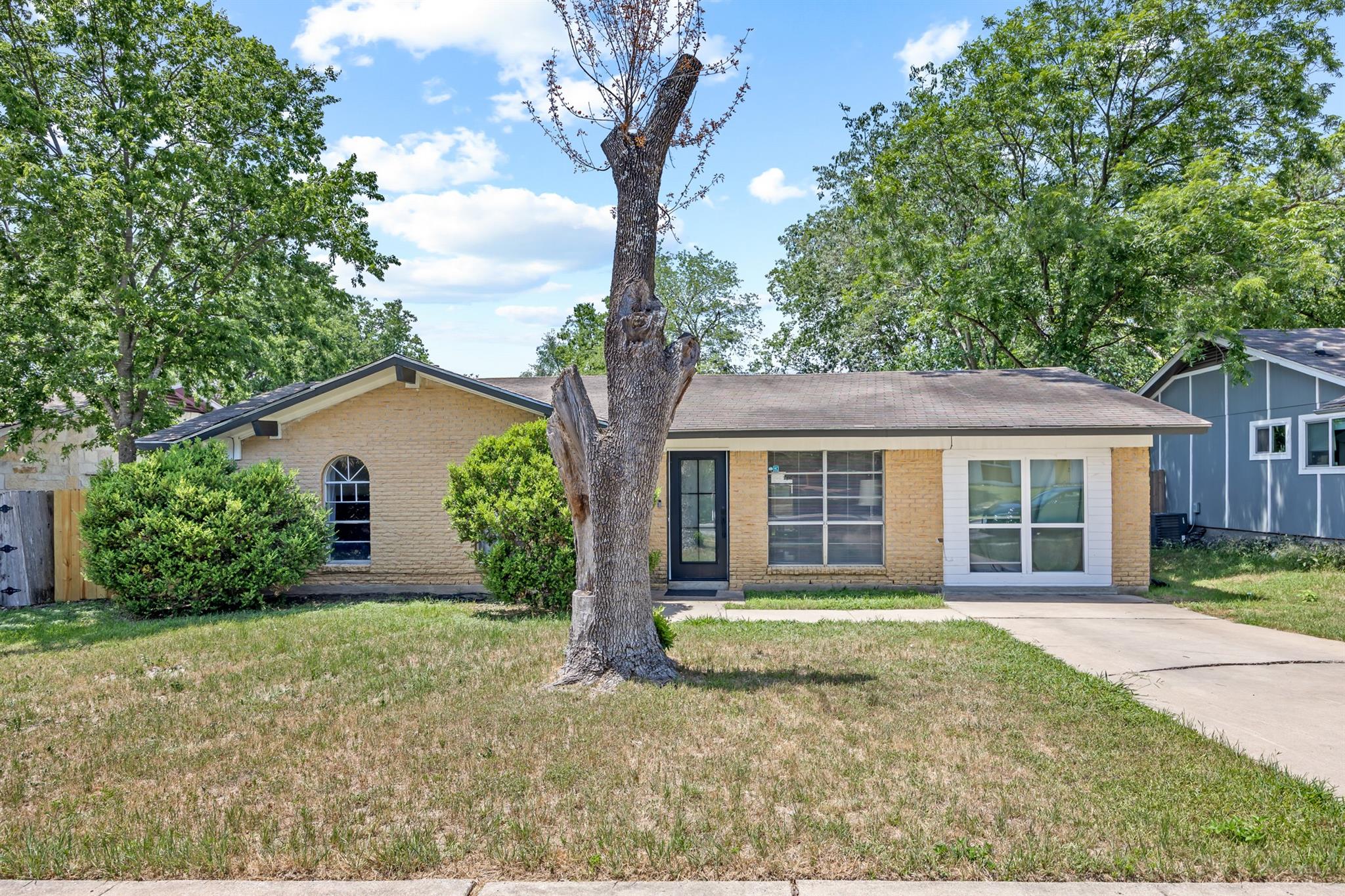 2207 Palmera Cv Property Photo 1
