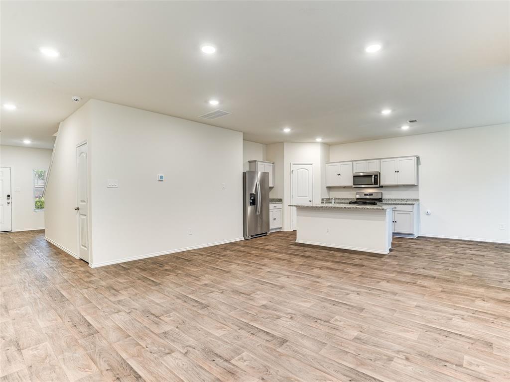 383 Sickle Loop Property Photo 5
