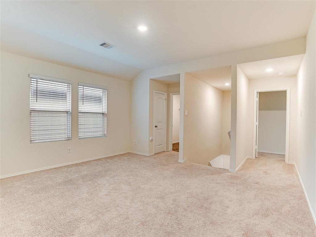 383 Sickle Loop Property Photo 16