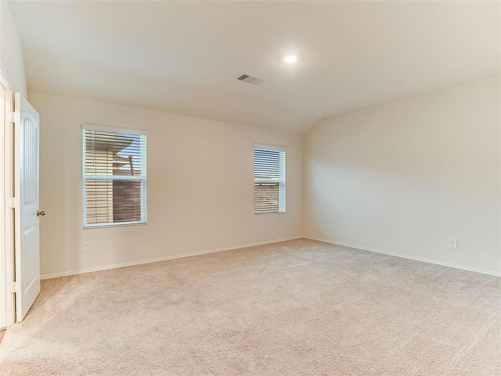 383 Sickle Loop Property Photo 18
