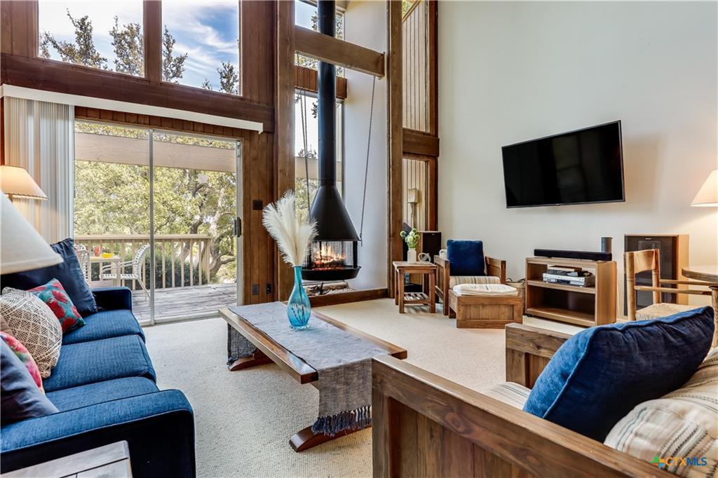 133 Comanche Pt Property Photo 2