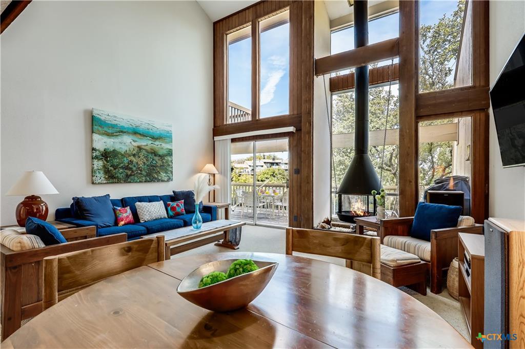 133 Comanche Pt Property Photo 3