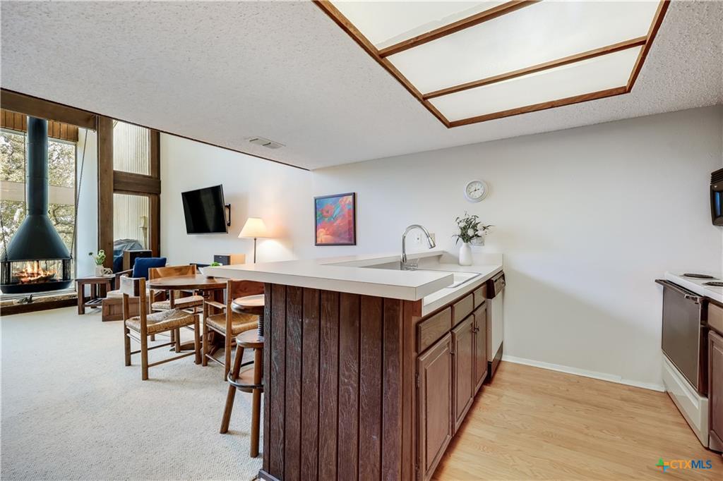 133 Comanche Pt Property Photo 9