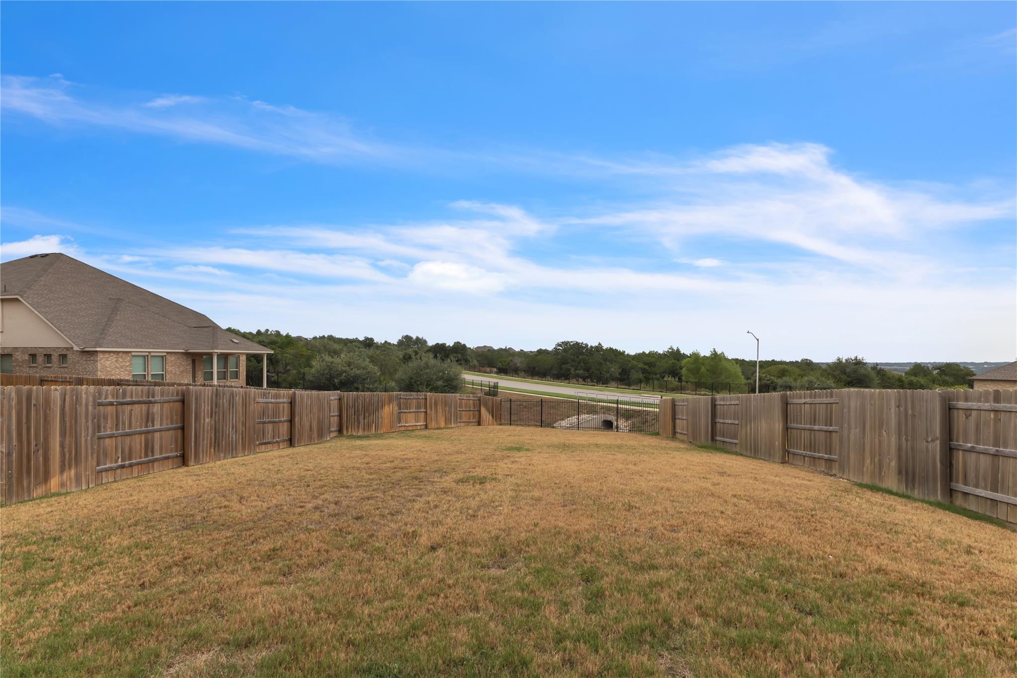 617 Silent Creek Cv Property Photo 34