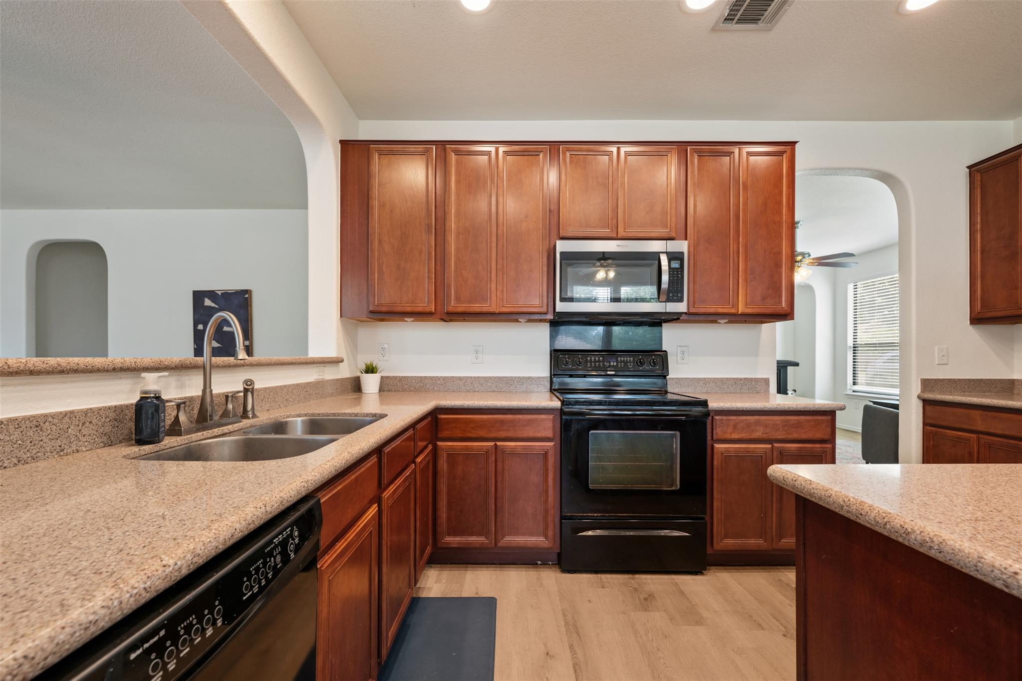 6317 Baythorne Dr Property Photo 16